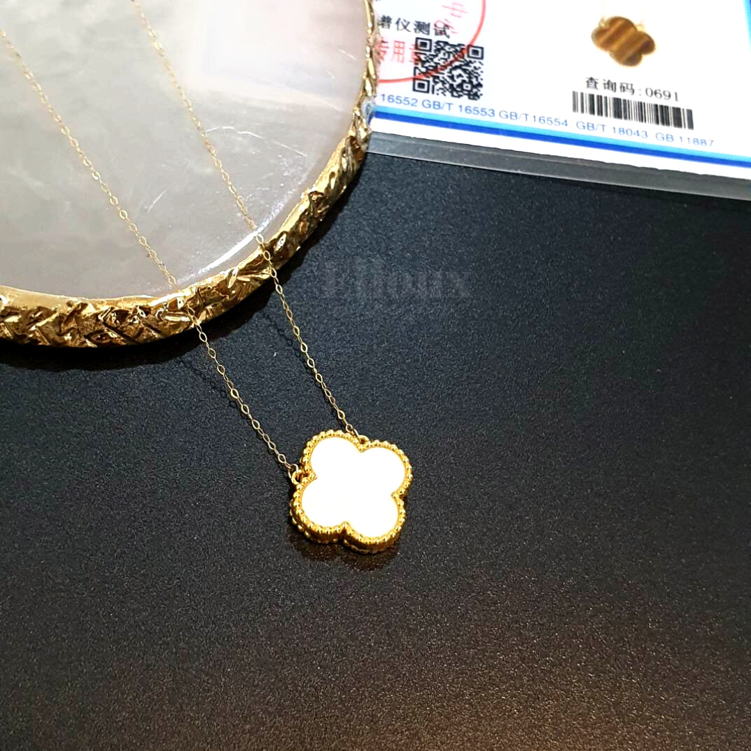 18k Gold VCA Center Necklace 15mm White