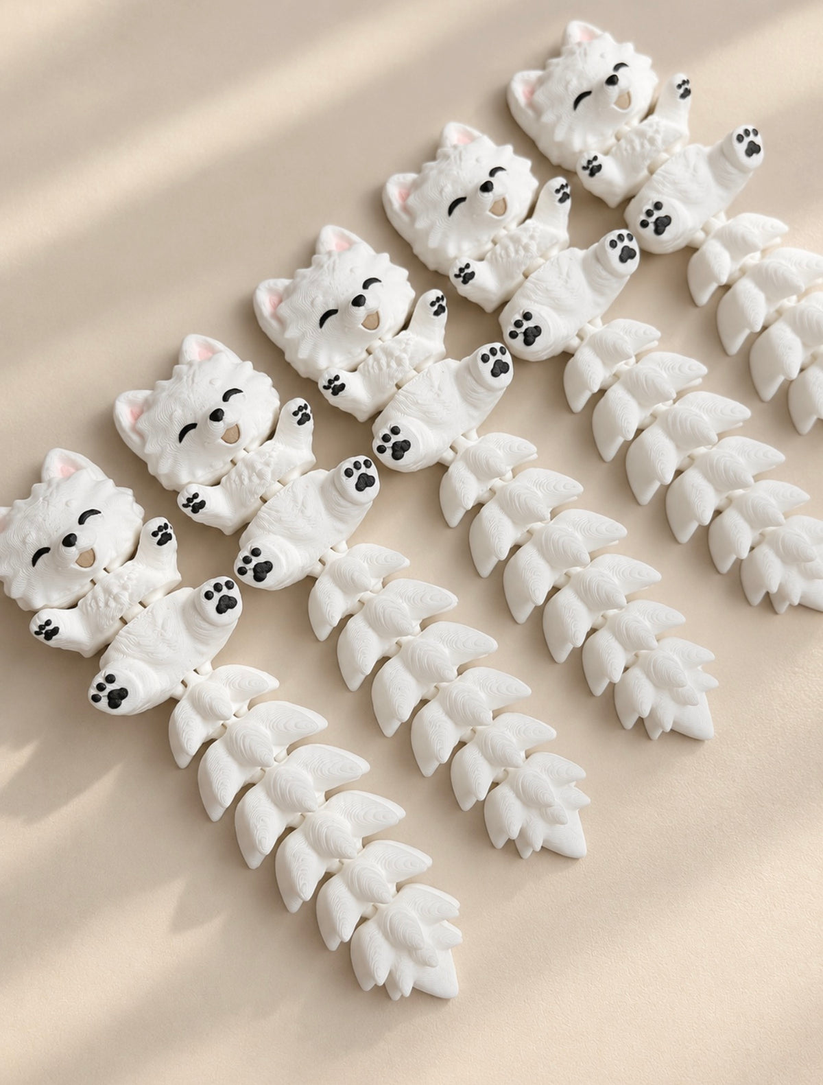 Samoyed Dog - Fluffy Tails keychain