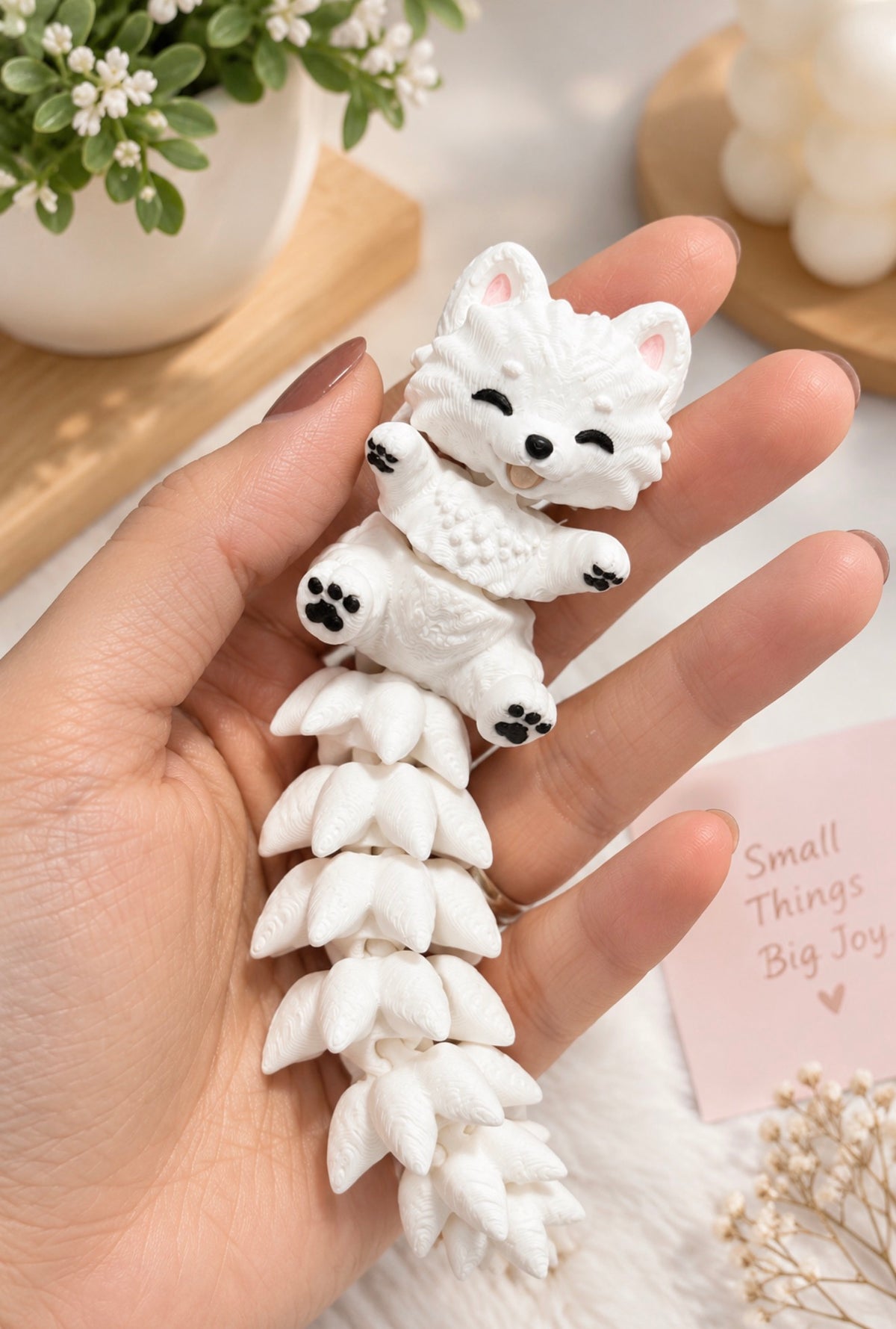Samoyed Dog - Fluffy Tails keychain