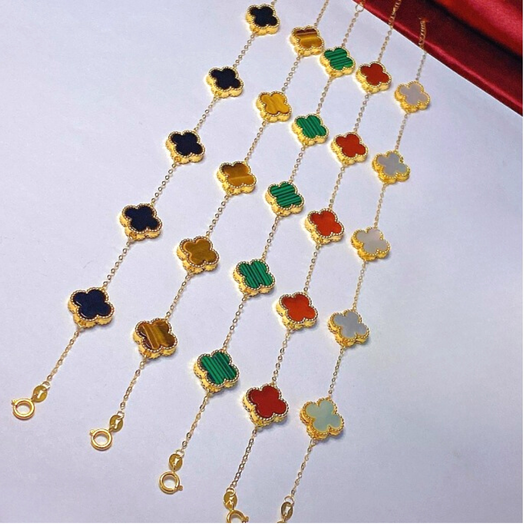 Clover sales bracelet brand